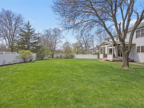 3rd image of 325 Winthrop Dr