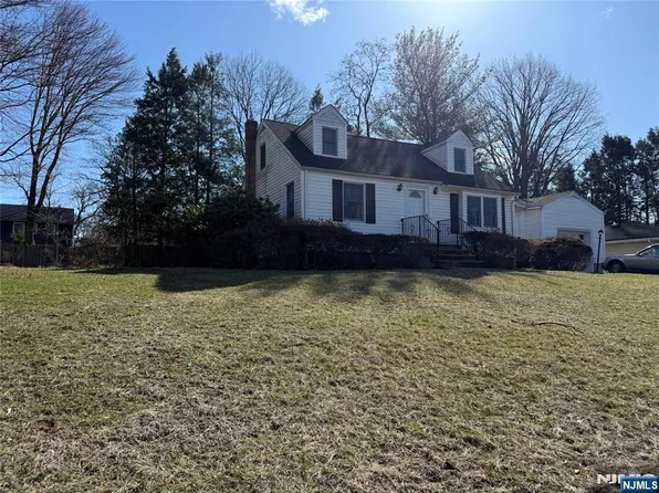 222 William St, River Vale, NJ 07675