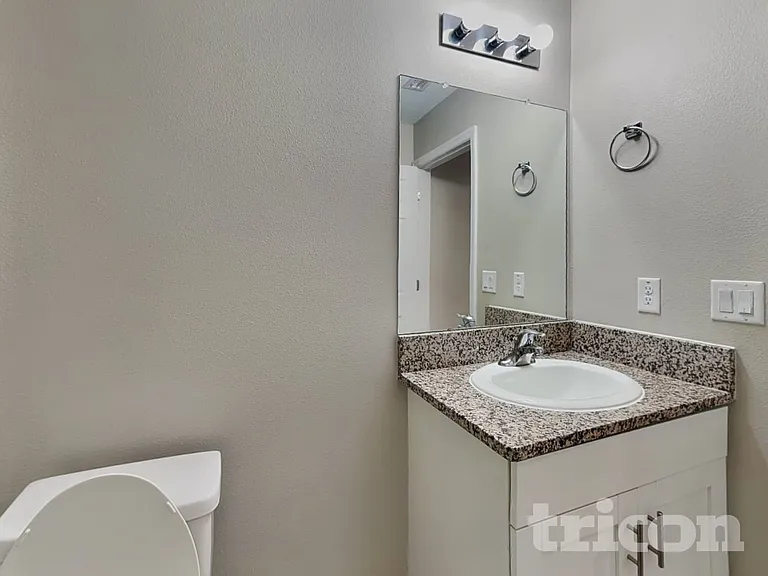 12930 Oak Hill Way — Photo 13
