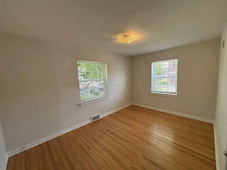 22 Macungie Ave — Photo 5