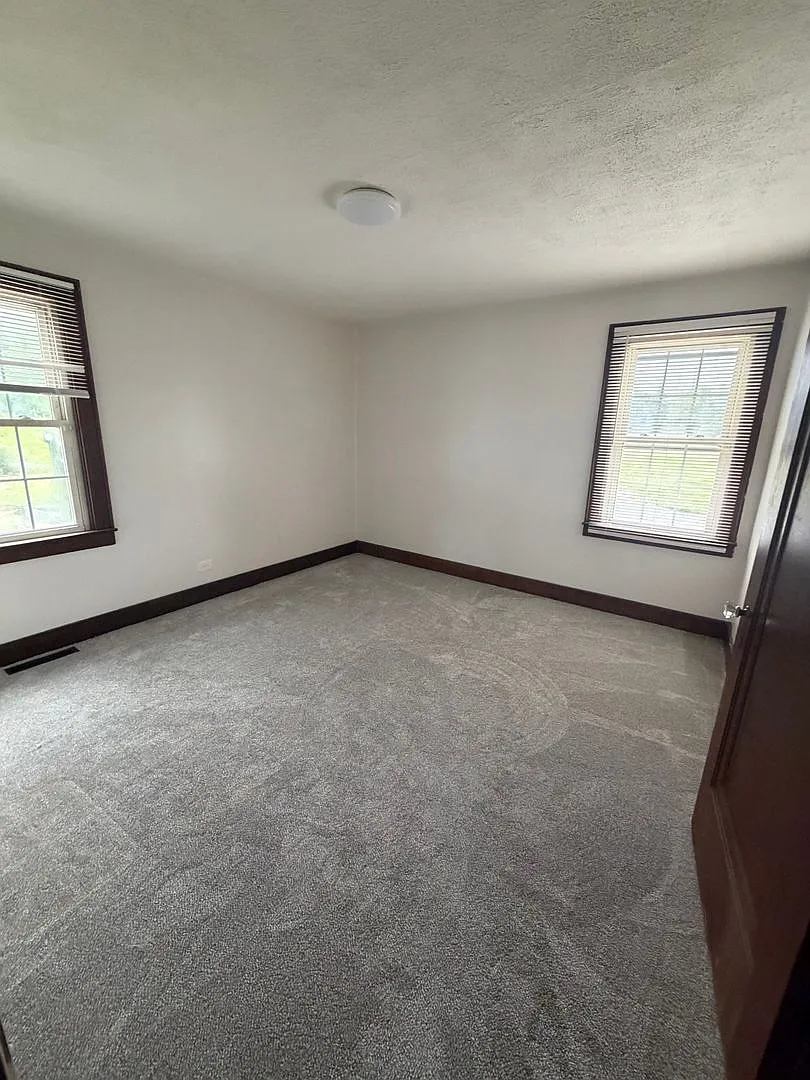 Renovated Single Family House in Liverpool — Photo 2