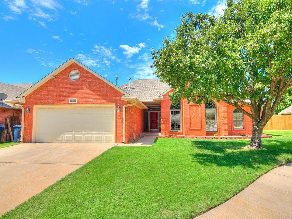1st image of 18513 Chestnut Oak Dr