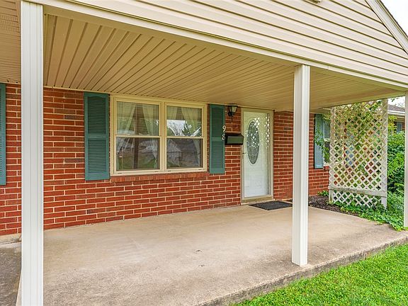 4th image of 98 Moore Dr