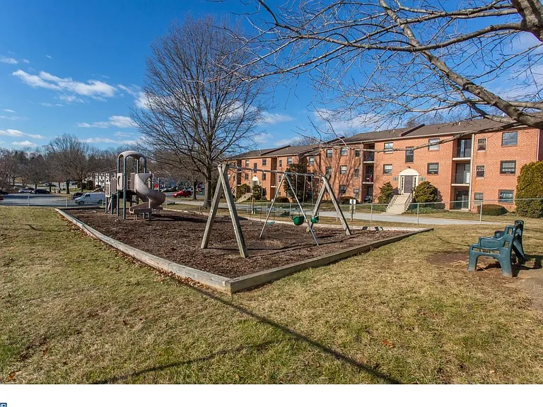 3301 Valley Dr — Photo 19