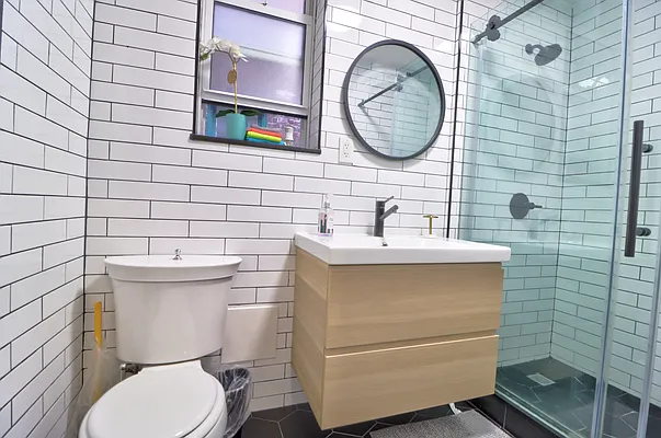 Rented by BLT MINIMAX REALTY INC | media 2