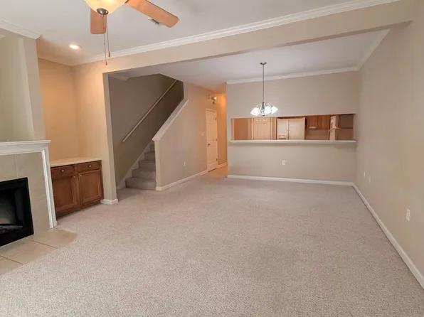 1320 Hendrix Rd APT 207, Tallahassee, FL 32301
