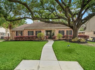 11010 Overbrook Ln, Houston, TX 77042