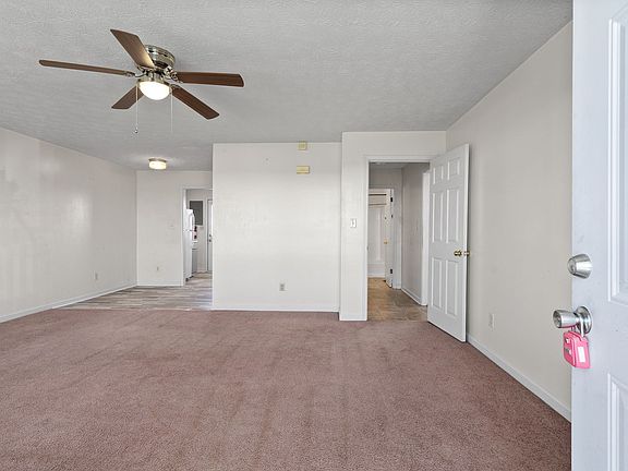 3rd image of 290 Thompsonville Ln APT 304