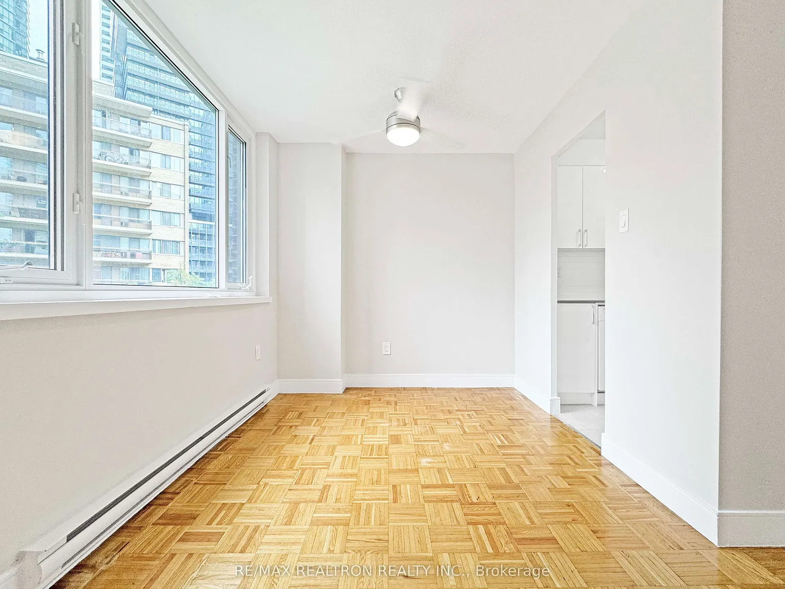 55 Isabella St — Photo 4