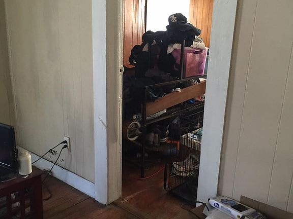 3rd image of 4618 Knoxville St