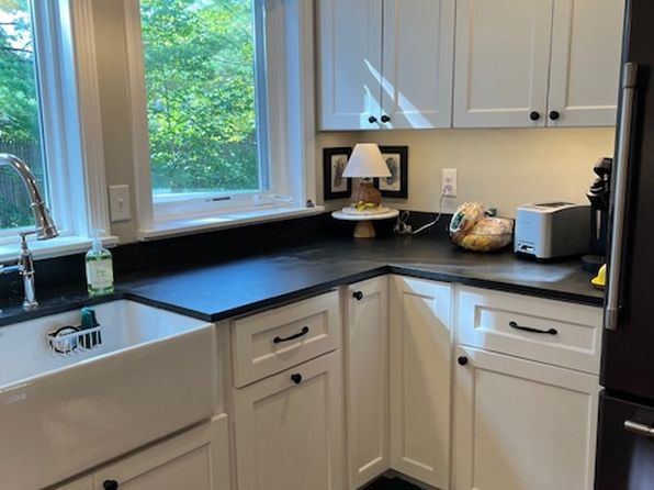 65 Pine Point Rd APT 11