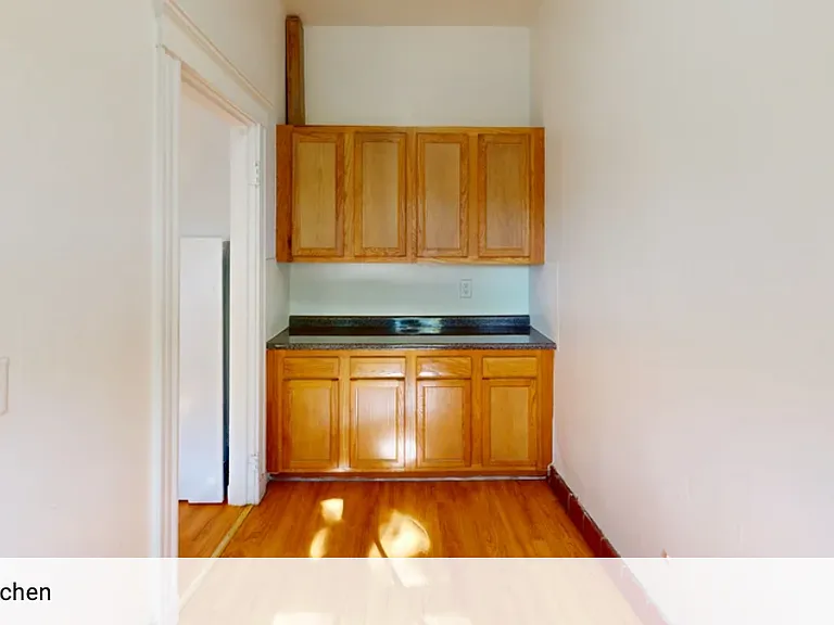 70 Chiswick Rd #12 — Photo 14