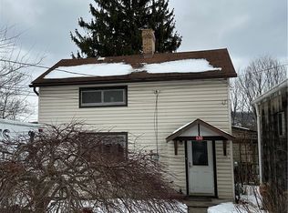 630 Prospect St, Crescent, PA 15046