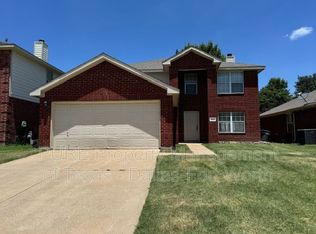 4900 Palm Ridge Dr, Fort Worth, TX 76133