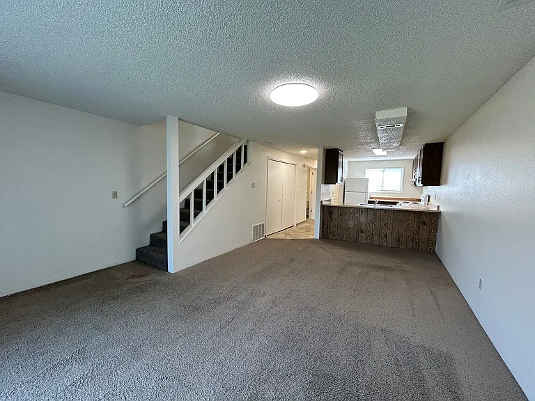 846 Homedale Rd — Photo 12