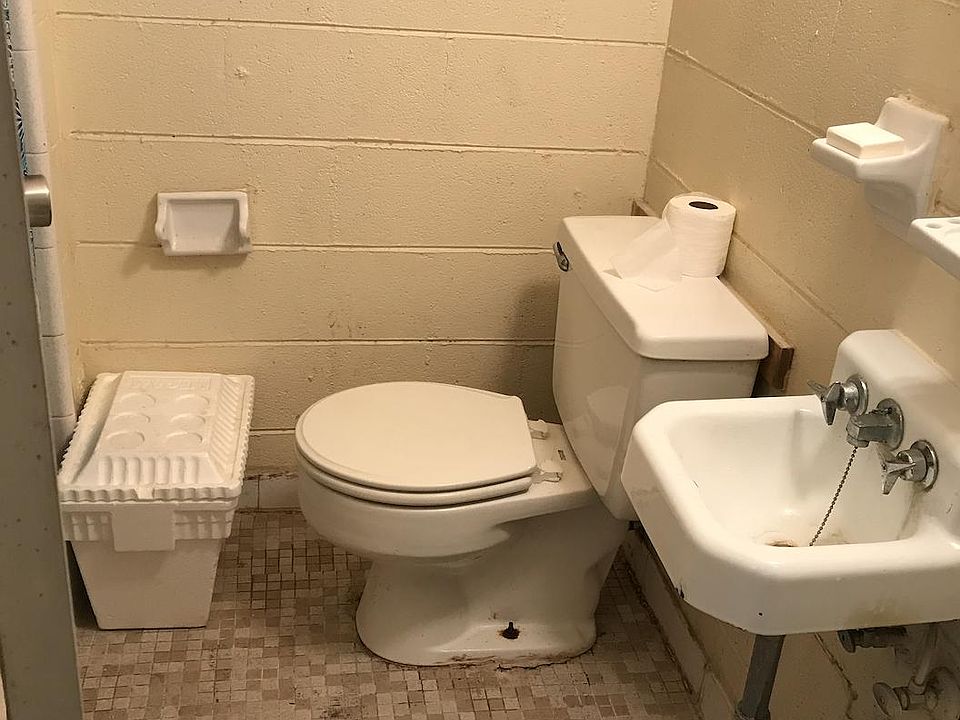 2nd image of 2336 S Madison St #7