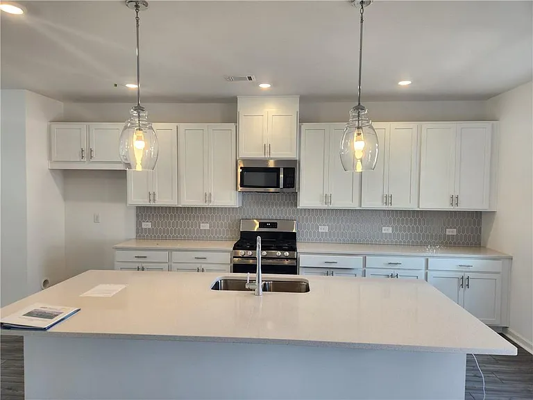101 Holt Ln — Photo 12