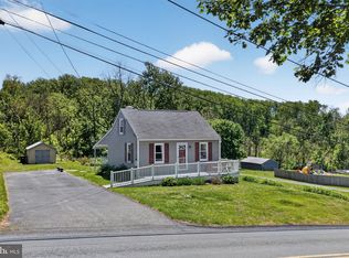 905 Englesville Hill Rd, Boyertown, PA 19512