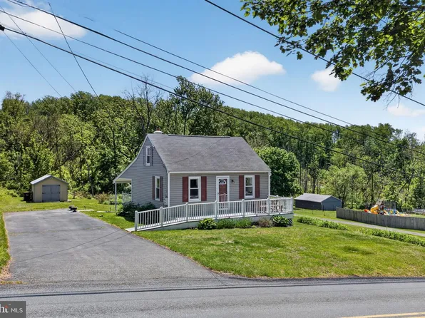 905 Englesville Hill Rd, Boyertown, PA 19512