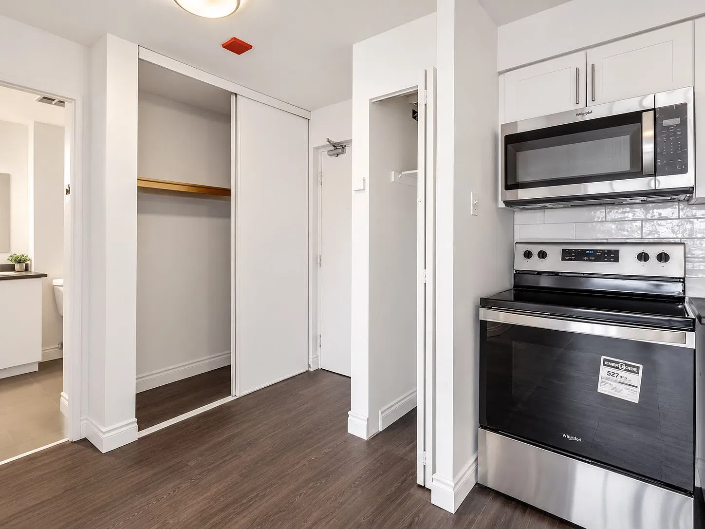 760 Laurier Boulevard — Photo 1
