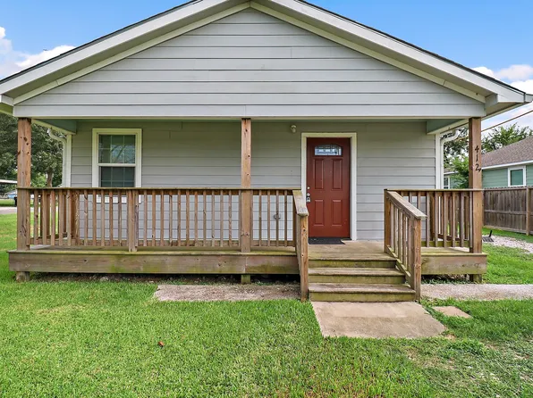 412 Stowell St, Anahuac, TX 77514