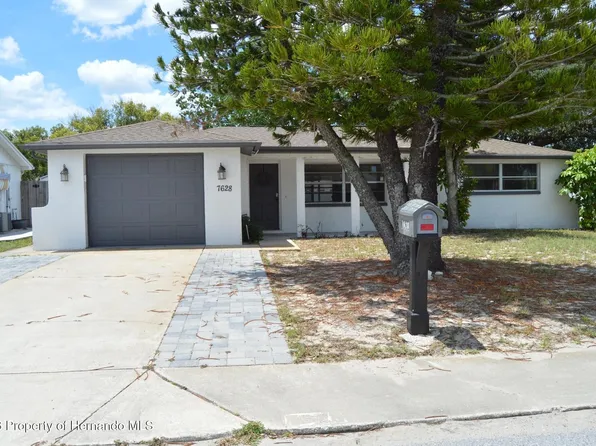 7628 Candle Dr, Port Richey, FL 34668