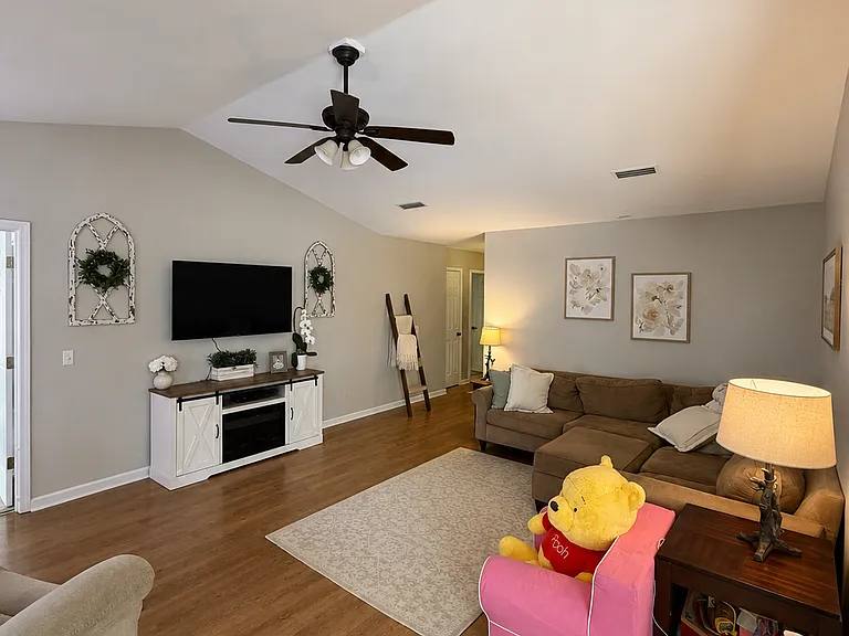 1316 Baywood Rd — Photo 3
