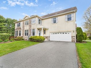 35 Wyckoff Way, Chester, NJ 07930