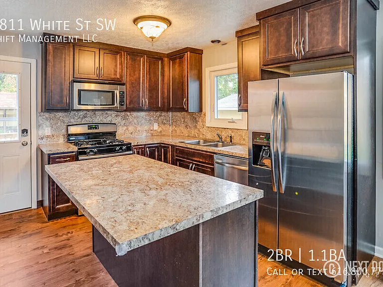 3811 White St SW — Photo 10
