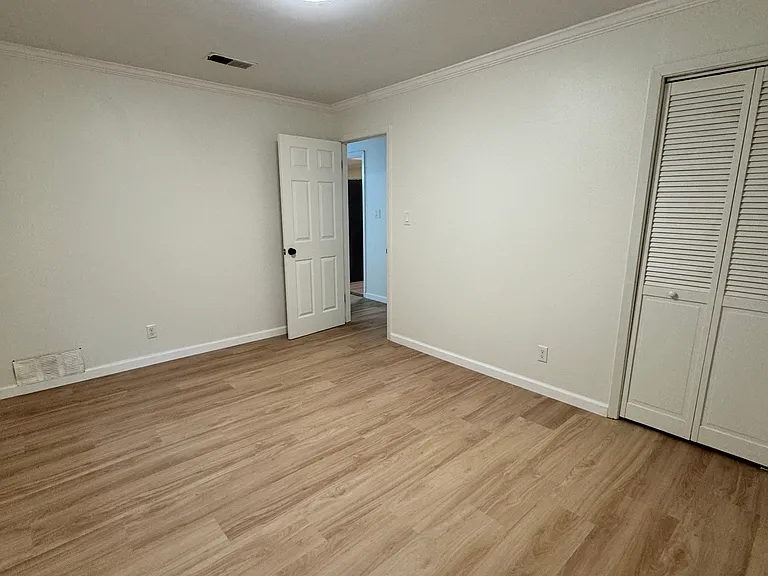 421 Shanghai Rd — Photo 8
