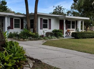 8620 Grandview Dr, Temple Terrace, FL 33617