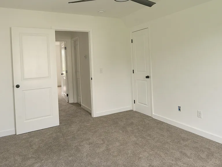 1001 Old Eastside Rd — Photo 2