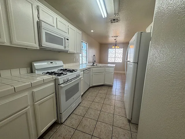 7030 Orange Grove Ln — Photo 14