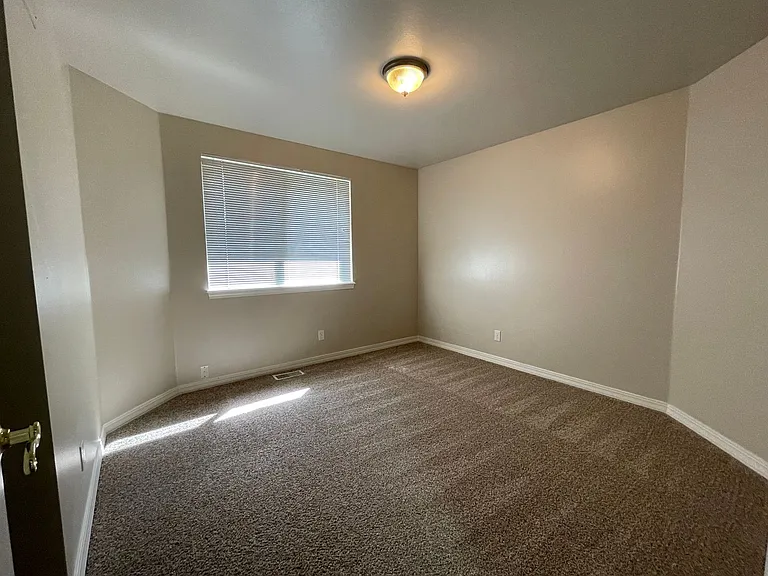 378 S Winthrop Way — Photo 31