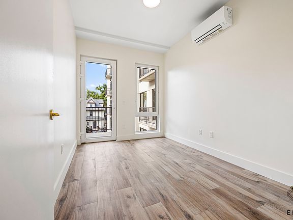 2nd image of 151 Hawthorne St #4F
