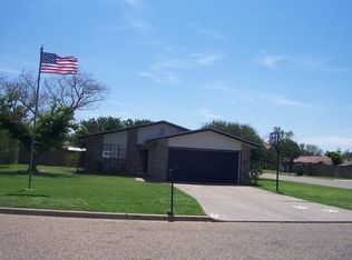 2900 Mesa Dr, Plainview, TX 79072
