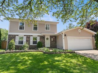 337 Somerset Dr, Streamwood, IL