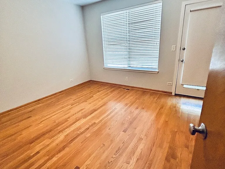 3209 N Drake Ave #H — Photo 5