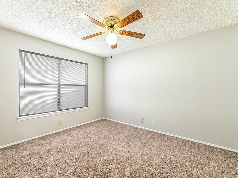 The Camaron Townhomes & Flats — Photo 6