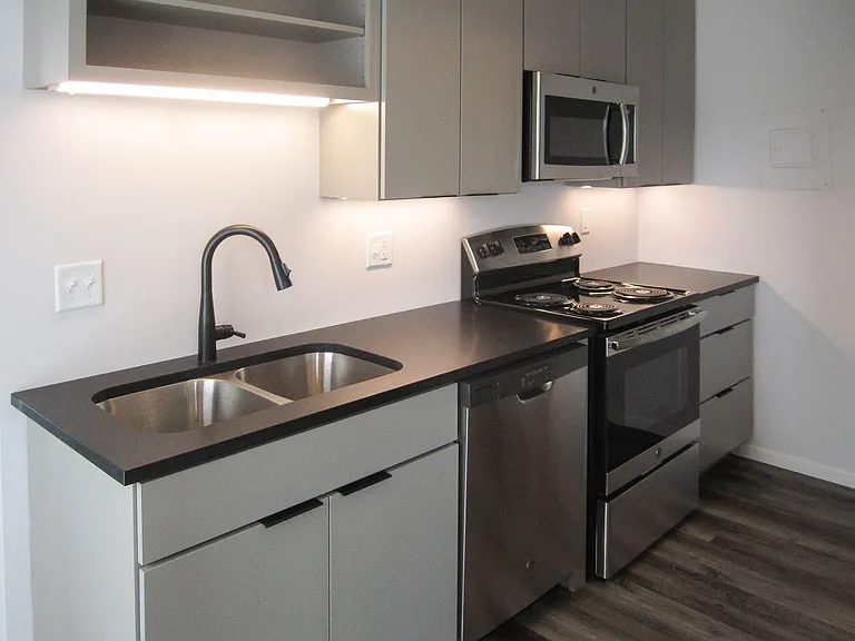 931 Madison Ave — Photo 8