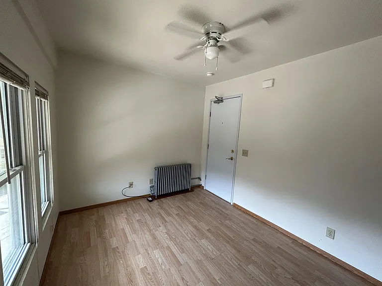 635 Howard Pl — Photo 22