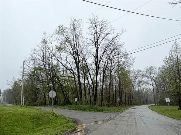 0 School St, Sandy Lake, PA 16145