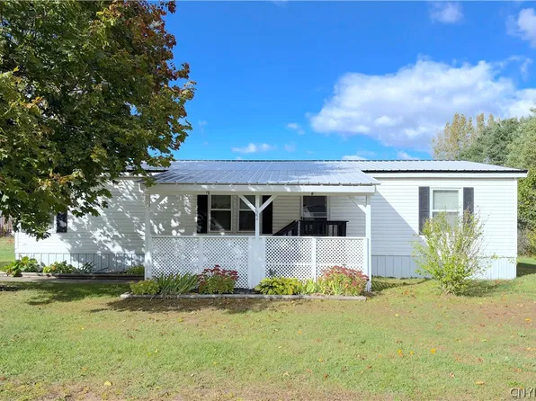 122 Cedarwood Dr, Fulton, NY 13069