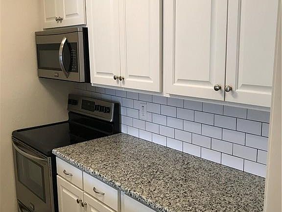 5th image of 3400 Normandy Ave #2