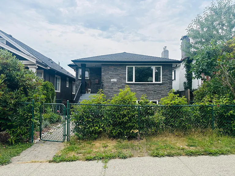 2629 E 6th Ave — Photo 1