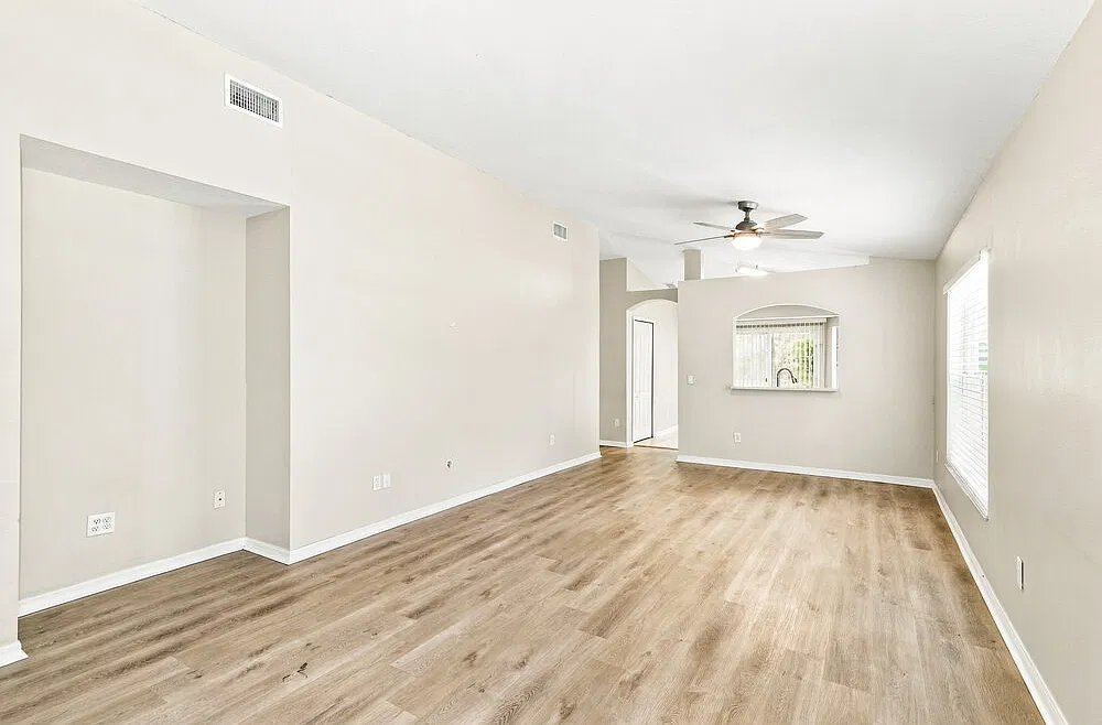 3 bed, 2.0 bath, 1298 sqft, $2,250 — Photo 4