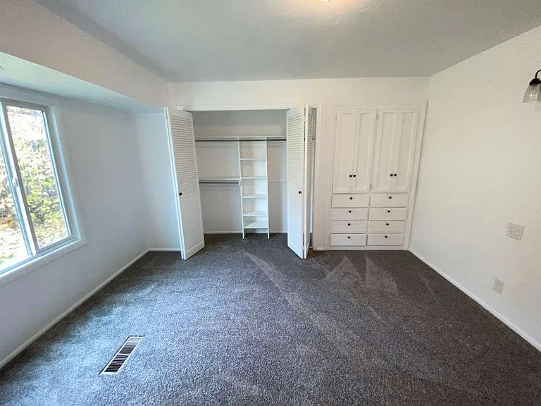 1093 Lamplighter Dr — Photo 20
