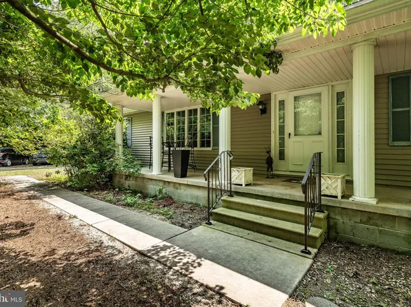 2114 Fast Landing Rd, Dover, DE 19901
