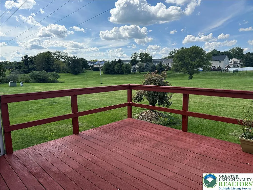 4 bed, 2.5 bath, 2892 sqft, $2,900 — Photo 3