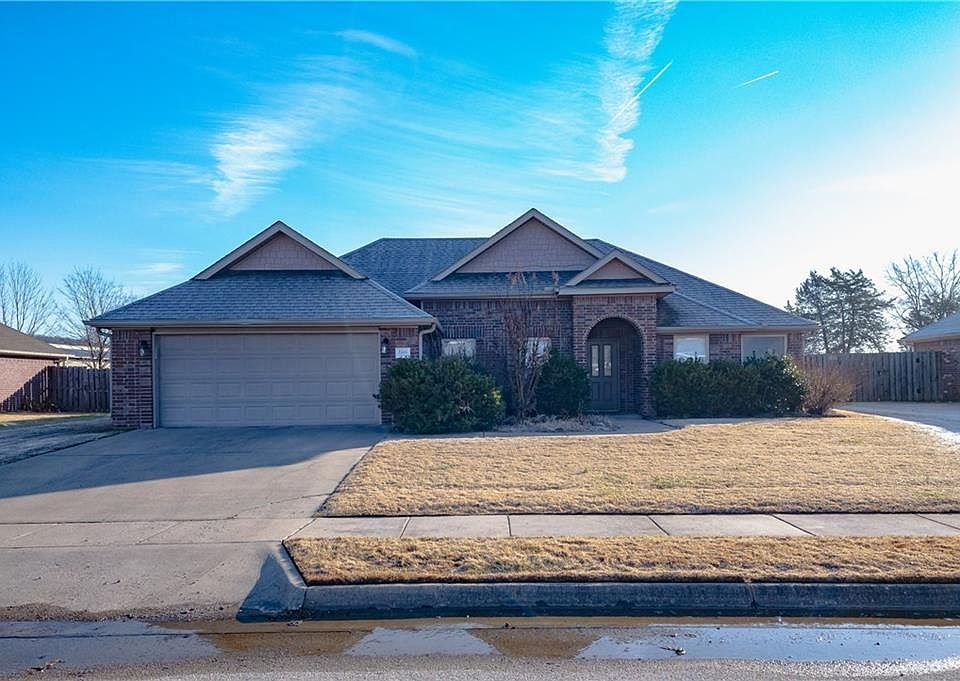 1st image of 2366 Stonecrest Dr